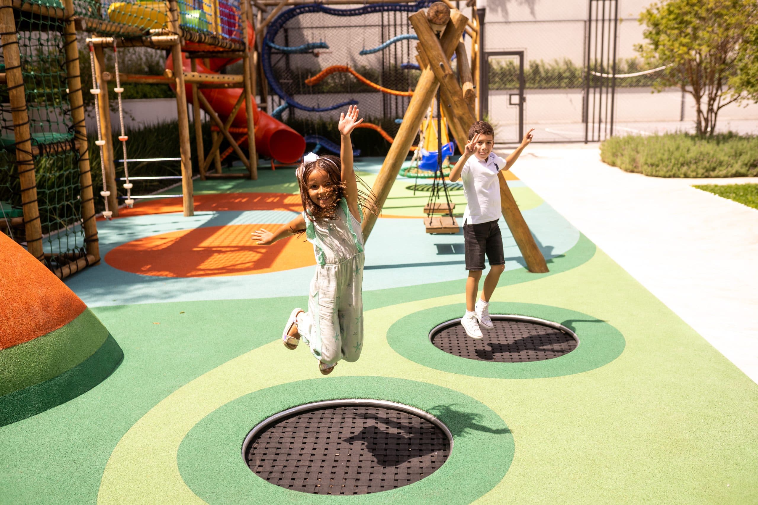 Cores, Formas e Texturas: A base sensorial que prepara as crianças para novos desafios